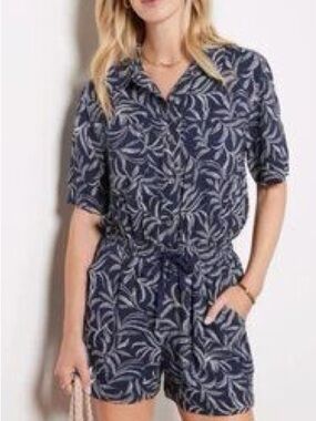Evereve Navy and White Leaf-Print Short Romper